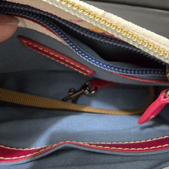Dooney & Burke Rare Hard to find Lollipop crossbody/ clutch. Excellent condition - Picture 5 of 15